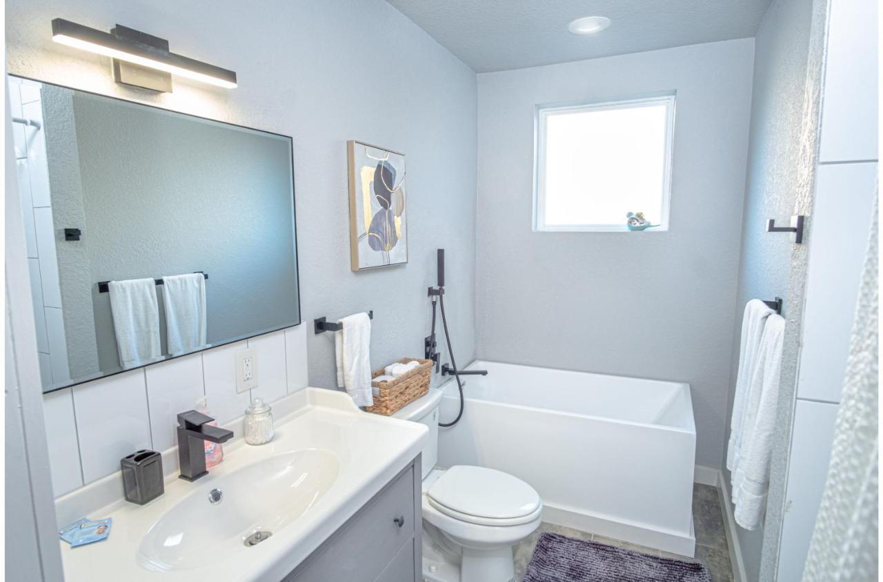 Stylish 4 Br2Ba Renovated Home Near Downtown San Antonio Eksteriør billede